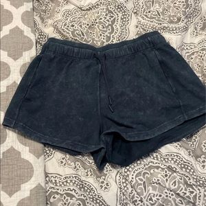 Lululemon inner glow shorts